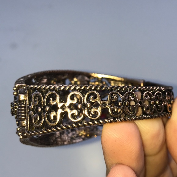 Mini Royal Black Jewel Rhinestone Clasp Bracelet - Picture 7 of 7